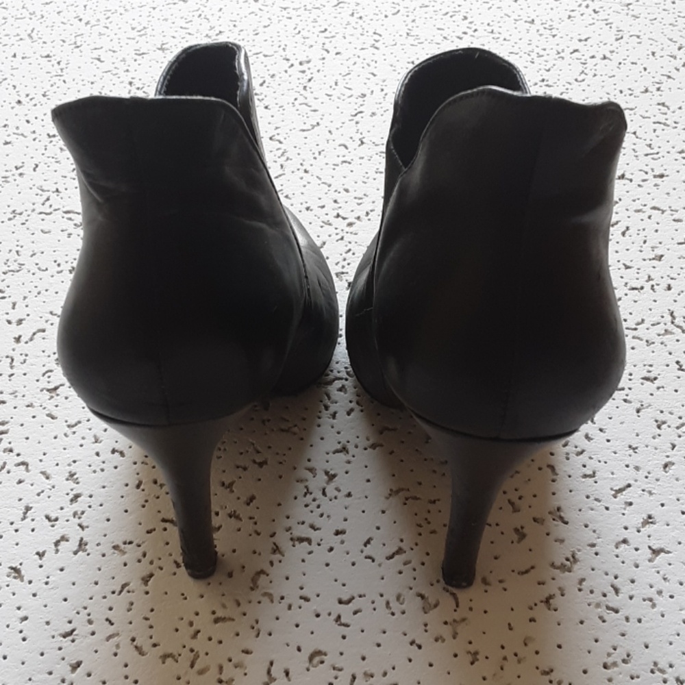 Shoes - Picture 2 of 3